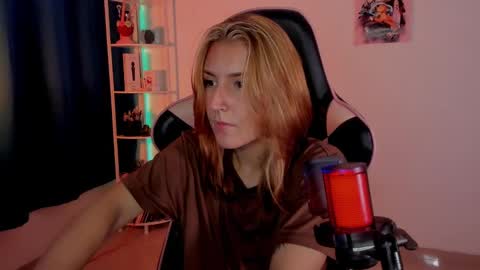 Snapshot of jacky_croft chatting on January 2025 04:38:01 AM Linda Sofia help me get to 100 thumbs up online show from January 2025 04:38:01 AM