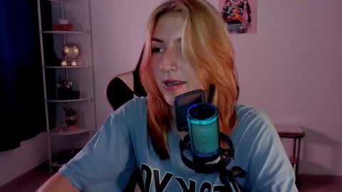 Snapshot of jacky_croft chatting on January 2025 03:23:02 AM Linda Sofia help me get to 100 thumbs up online show from January 2025 03:23:02 AM