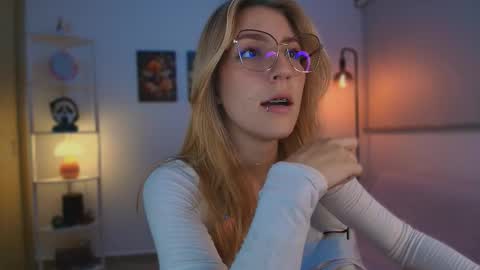 Snapshot of jacky_croft chatting on October 2025 04:51:02 AM Linda Sofia help me get to 100 thumbs up online show from October 2025 04:51:02 AM