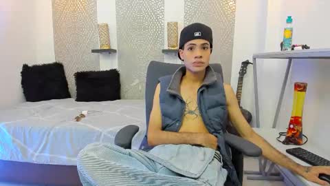 jacob_blackwell online show from November 2025 07:38:02 PM