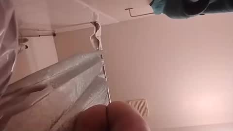 Snapshot of jacobledyit21 chatting on October 2025 02:10:01 AM Shakey j online show from October 2025 02:10:01 AM