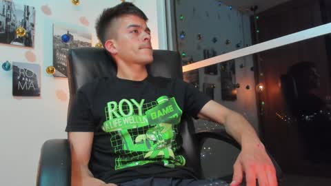 Snapshot of jacobstones_ chatting on December 2024 12:19:01 AM JACOB STONES online show from December 2024 12:19:01 AM