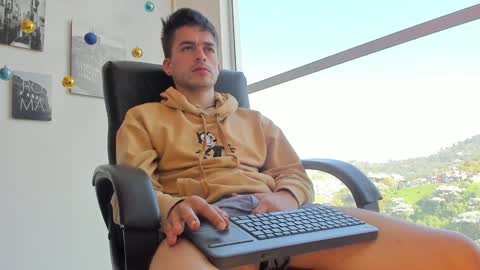 Snapshot of jacobstones_ chatting on December 2024 01:45:02 PM JACOB STONES online show from December 2024 01:45:02 PM