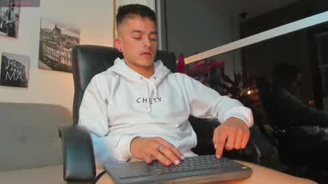 Snapshot of jacobstones_ chatting on February 2025 06:54:01 AM JACOB STONES online show from February 2025 06:54:01 AM