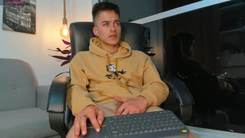 Snapshot of jacobstones_ chatting on February 2025 08:05:01 AM JACOB STONES online show from February 2025 08:05:01 AM