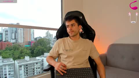 Snapshot of jacobstones_ chatting on October 2025 08:21:02 PM JACOB STONES online show from October 2025 08:21:02 PM