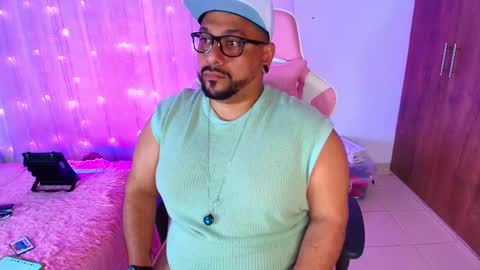 daddy sir master bear online show from February 2025 07:47:01 PM