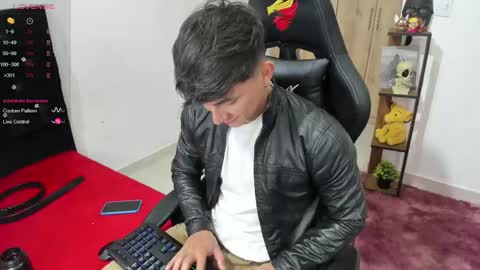 Snapshot of jacques_cardiet chatting on December 2024 02:55:01 PM jacobo online show from December 2024 02:55:01 PM