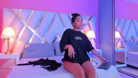 Jade online show from October 2025 09:12:02 PM