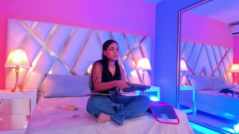 Jade online show from October 2025 07:56:01 PM