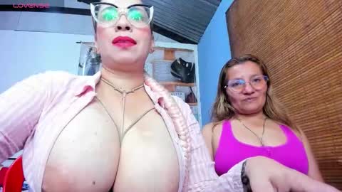 JADEMOOMS online show from November 2025 12:11:02 AM