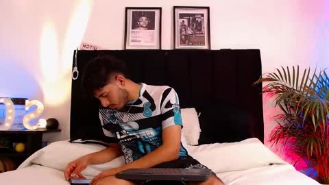 Snapshot of jaiden_thoner chatting on November 2025 06:13:01 AM Jaiden online show from November 2025 06:13:01 AM