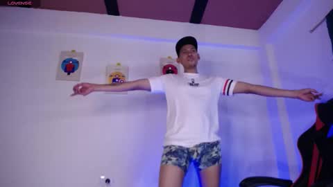 JAISON HALLS online show from November 2025 10:21:02 PM