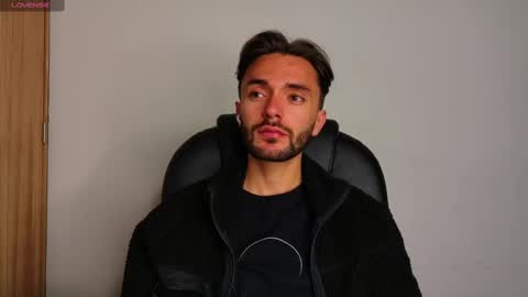 Jake  online show from October 2025 12:33:01 PM