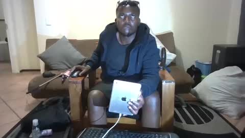 jake_strokes251 online show from October 2025 04:27:01 PM