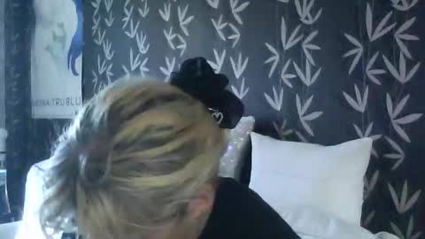 Snapshot of jakkilouise chatting on September 2025 04:51:02 PM JAKKI LOUISE pornstar online show from September 2025 04:51:02 PM