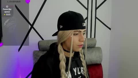 miha adams  online show from November 2025 05:50:02 AM