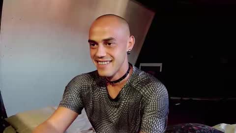 GiakyFaqk online show from September 2025 02:50:01 PM