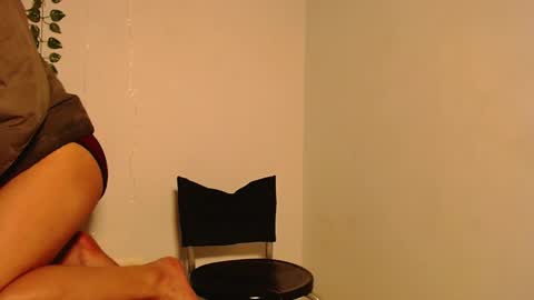 Snapshot of james_dreams_ chatting on December 2024 05:49:01 AM James online show from December 2024 05:49:01 AM