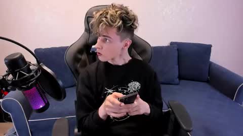 James online show from November 2025 06:42:02 PM