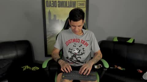 Jamesinked  online show from December 2024 10:15:02 PM