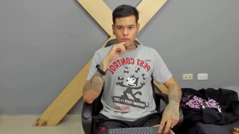 Jamesinked  online show from December 2024 06:38:02 PM