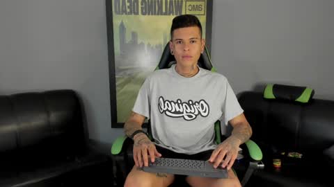 Jamesinked  online show from December 2024 06:50:02 PM