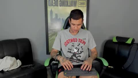 Jamesinked  online show from January 2025 07:10:02 PM