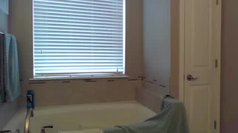 Snapshot of jamesmckendree chatting on December 2024 06:18:02 PM jamesmckendree online show from December 2024 06:18:02 PM