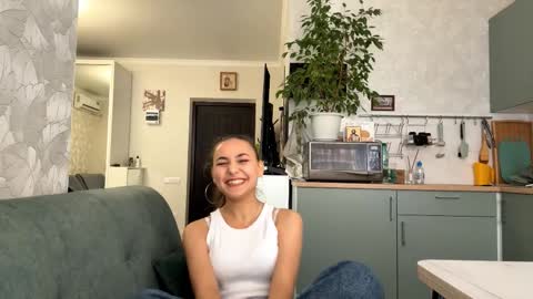 Lina online show from November 2025 09:50:02 AM