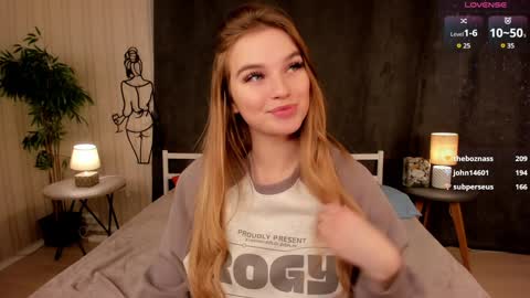 Day Alice Night Stella online show from December 2024 09:09:02 AM