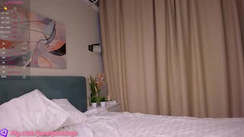 Day Alice Night Stella online show from October 2025 06:24:02 AM