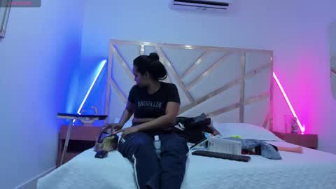 Snapshot of janna_foxx chatting on November 2025 03:41:01 AM Janna online show from November 2025 03:41:01 AM