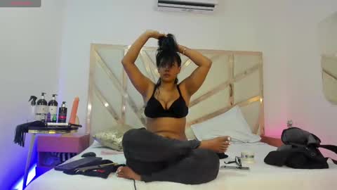 Snapshot of janna_foxx chatting on November 2025 03:38:02 AM Janna online show from November 2025 03:38:02 AM