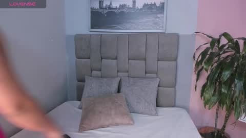 Snapshot of janna_lopezz chatting on October 2025 11:33:02 AM Janna online show from October 2025 11:33:02 AM