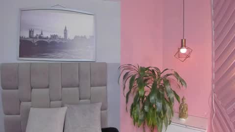 Snapshot of janna_lopezz chatting on December 2025 10:53:02 AM Janna online show from December 2025 10:53:02 AM