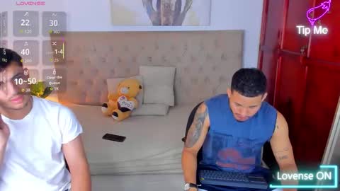 janomar01 online show from October 2025 06:39:02 PM