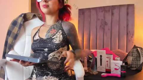 jasmine_wolf online show from September 2025 03:41:02 AM