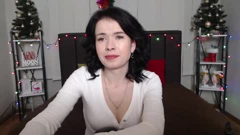 JasmineKouch online show from December 2024 06:18:02 PM