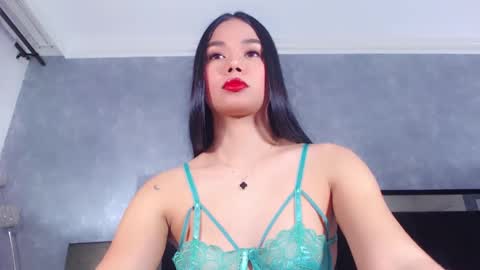 Jazmin online show from January 2025 10:11:02 PM