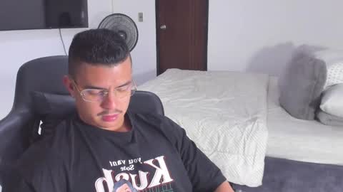 JBrooksXx online show from January 2025 03:20:01 AM