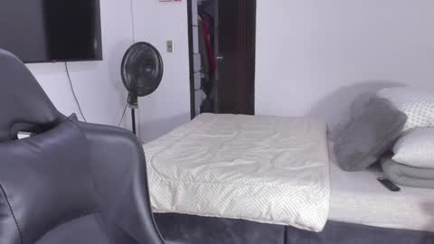 JBrooksXx online show from January 2025 09:37:01 PM