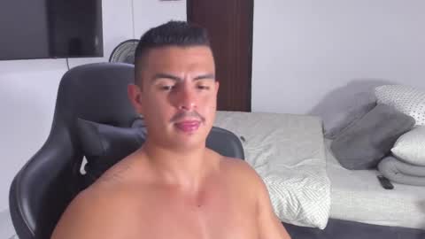 JBrooksXx online show from February 2025 04:03:01 AM