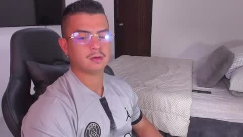 JBrooksXx online show from February 2025 04:22:01 PM