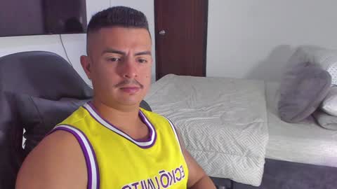 JBrooksXx online show from February 2025 07:31:02 PM