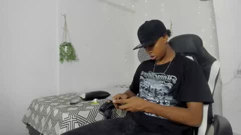 jax_maliq online show from November 2025 03:50:01 AM