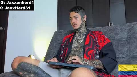 Snapshot of jaxxxonherd chatting on December 2024 06:22:02 PM Michael online show from December 2024 06:22:02 PM