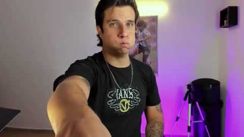 Jay Alvarrez online show from September 2025 06:18:01 PM