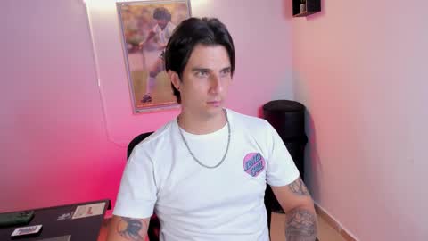 Jay Alvarrez online show from November 2025 08:07:01 PM