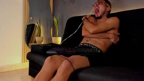 Jay online show from November 2025 03:41:01 AM